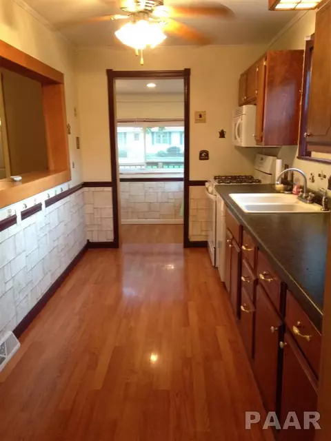 301 W Crow St, Eureka, IL 61530 photo 10