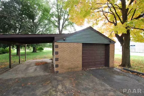 1832 E Chestnut St, Canton, IL 61520 photo 3