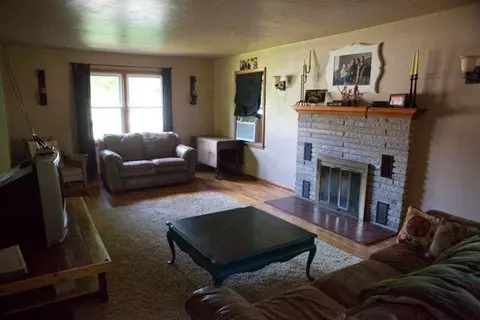 410 W Maple, Eureka, IL 61530 photo 5