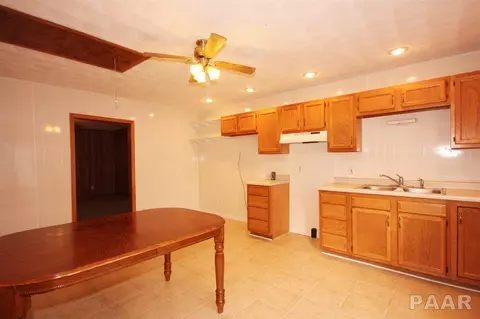 111 W Smith St, Wyoming, IL 61491 photo 4