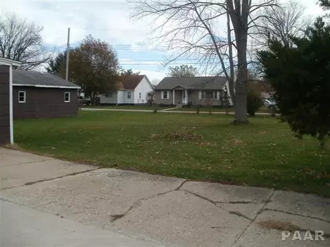 735 N Avenue E, Canton, IL 61520 photo 6