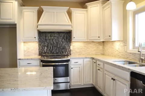2802 W Quartz, Dunlap, IL 61525 photo 9