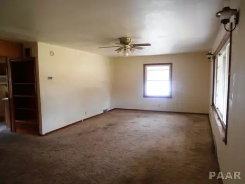 216 Albert St, Washington, IL 61571 photo 10