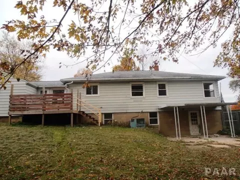 216 Albert St, Washington, IL 61571 photo 3