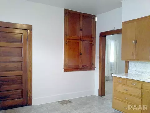 751 E Olive, Canton, IL 61520 photo 10