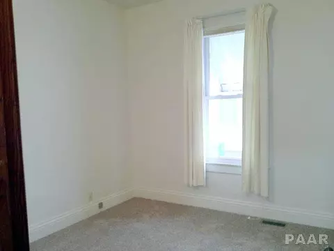 751 E Olive, Canton, IL 61520 photo 6
