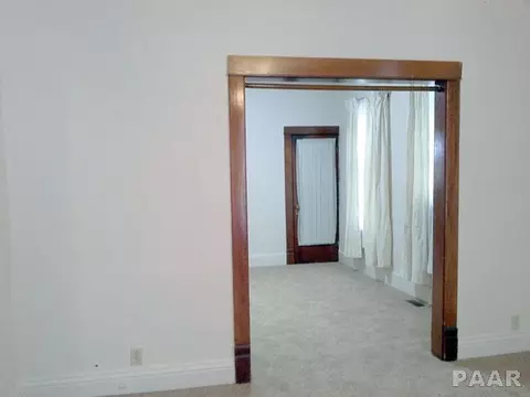 751 E Olive, Canton, IL 61520 photo 3