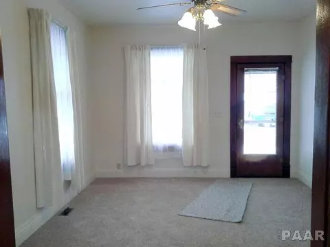 751 E Olive, Canton, IL 61520 photo 2
