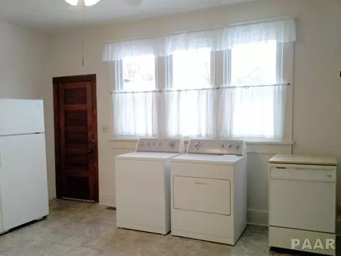 751 E Olive, Canton, IL 61520 photo 11