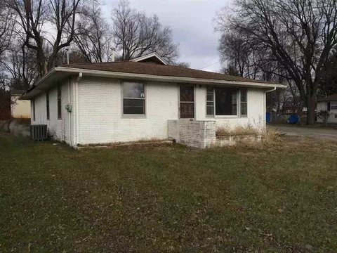 513 E High, Manito, IL 61546 photo 2