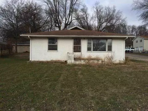 513 E High, Manito, IL 61546 photo 1