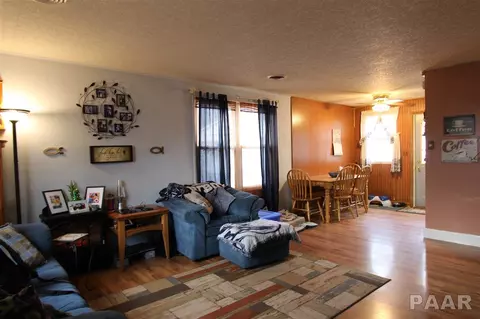 105 Kickapoo, Marquette Heights, IL 61554 photo 5