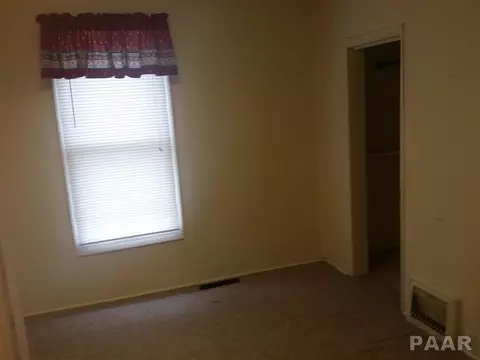557 E Birch, Canton, IL 61520 photo 14