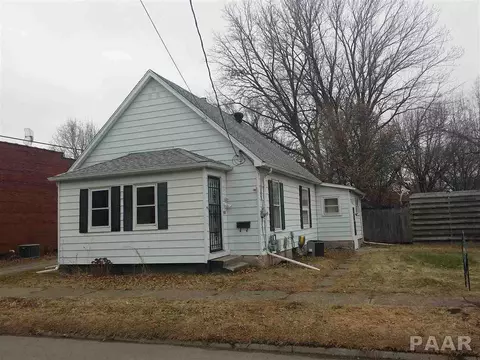 557 E Birch, Canton, IL 61520 photo 2