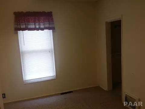 557 E Birch, Canton, IL 61520 photo 13