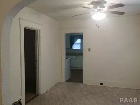 557 E Birch, Canton, IL 61520 photo 10
