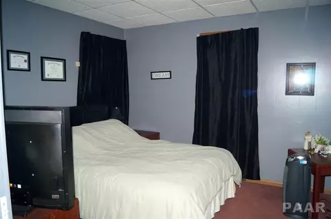 712 E Locust, Canton, IL 61520 photo 8