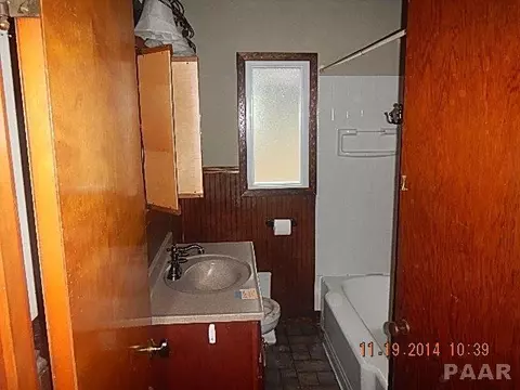 345 E Myrtle St, Canton, IL 61520 photo 19
