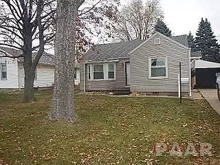 345 E Myrtle St, Canton, IL 61520 photo 1