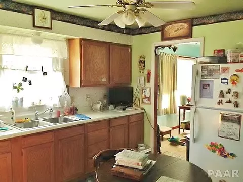 606 S Spruce St, Delavan, IL 61734 photo 11