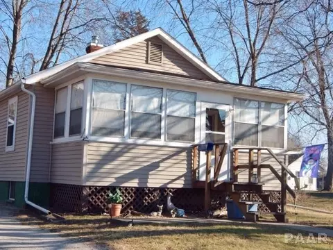 606 S Spruce St, Delavan, IL 61734 photo 1