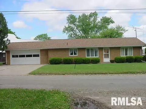 110 E Parkside, Washburn, IL 61570 photo 1
