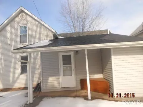 954 E Locust St, Canton, IL 61520 photo 1