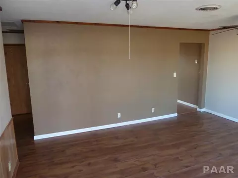 709 E 3rd St, Glasford, IL 61533 photo 3