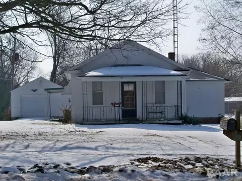319 E Wood St, Avon, IL 61415 photo 1