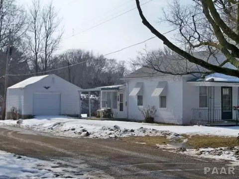 319 E Wood St, Avon, IL 61415 photo 2