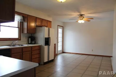 2014 Mitchell Dr, Eureka, IL 61530 photo 5