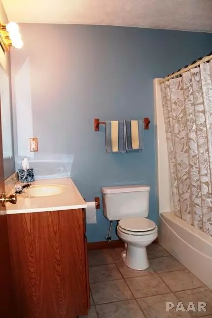 2014 Mitchell Dr, Eureka, IL 61530 photo 13