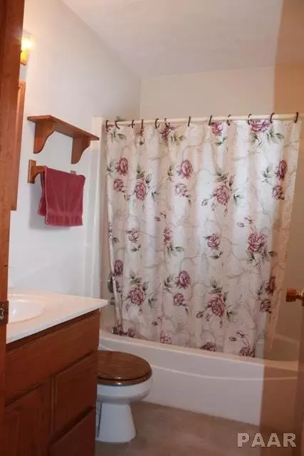 2014 Mitchell Dr, Eureka, IL 61530 photo 10