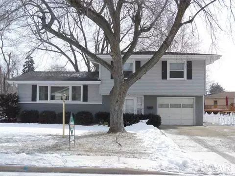 700 Westgate Rd, Washington, IL 61571 photo 1