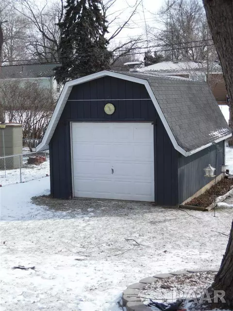 700 Westgate Rd, Washington, IL 61571 photo 3