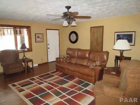 1500 Pine Tree Dr, Washington, IL 61571 photo 4
