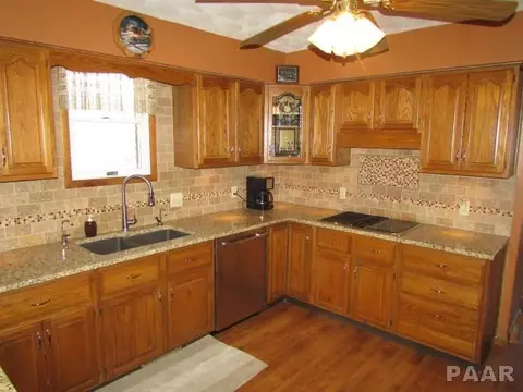 1500 Pine Tree Dr, Washington, IL 61571 photo 11