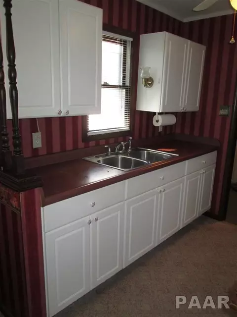 603 E 6th, Delavan, IL 61734 photo 9