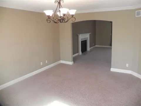 11703 N Dunmore Dr, Dunlap, IL 61525 photo 3