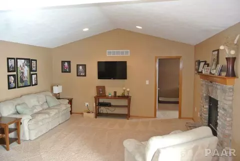 9762 W Guinivere Dr, Mapleton, IL 61547 photo 6