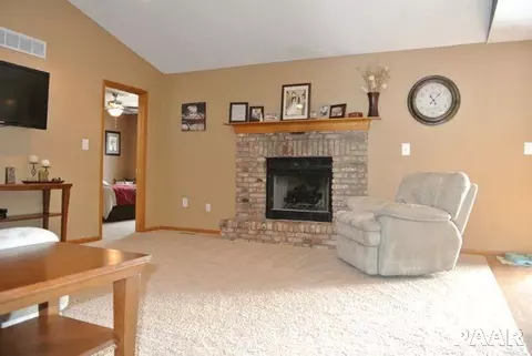 9762 W Guinivere Dr, Mapleton, IL 61547 photo 5