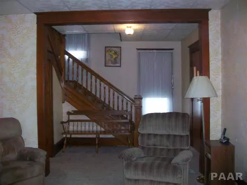 630 E Chestnut, Canton, IL 61520 photo 8
