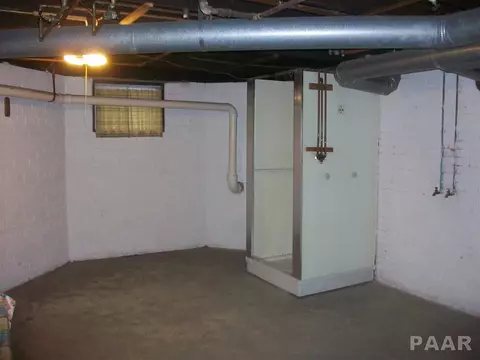 630 E Chestnut, Canton, IL 61520 photo 33
