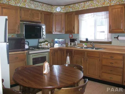 630 E Chestnut, Canton, IL 61520 photo 21