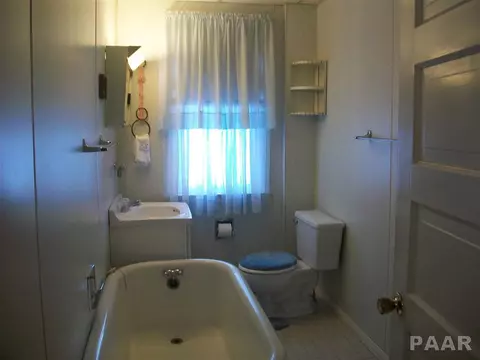 630 E Chestnut, Canton, IL 61520 photo 29