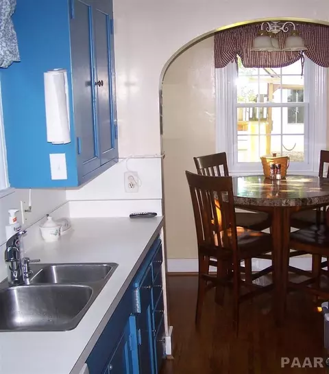 307 Embert, Peoria, IL 61603 photo 10