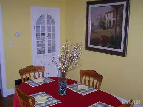 307 Embert, Peoria, IL 61603 photo 9