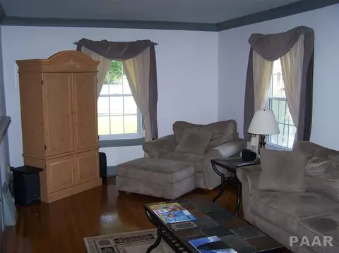 307 Embert, Peoria, IL 61603 photo 5