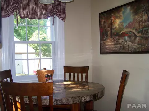 307 Embert, Peoria, IL 61603 photo 12