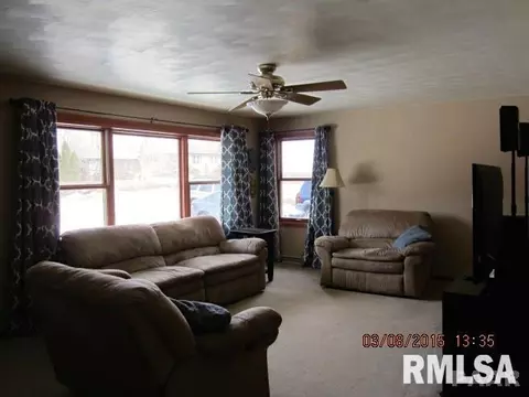 104 Edgewood Rd, Eureka, IL 61530 photo 7